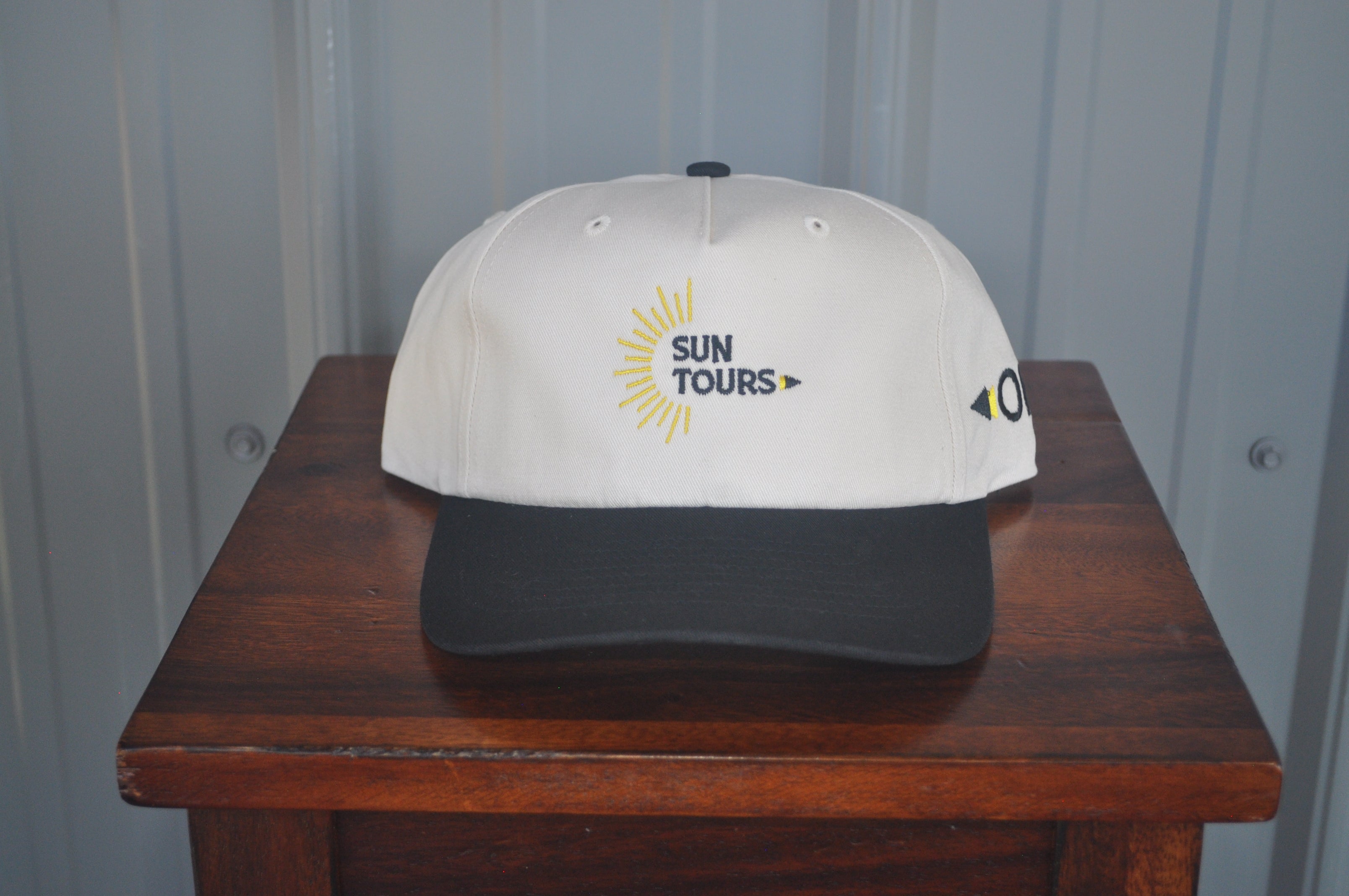 Oki Nǎatō'osii Hat