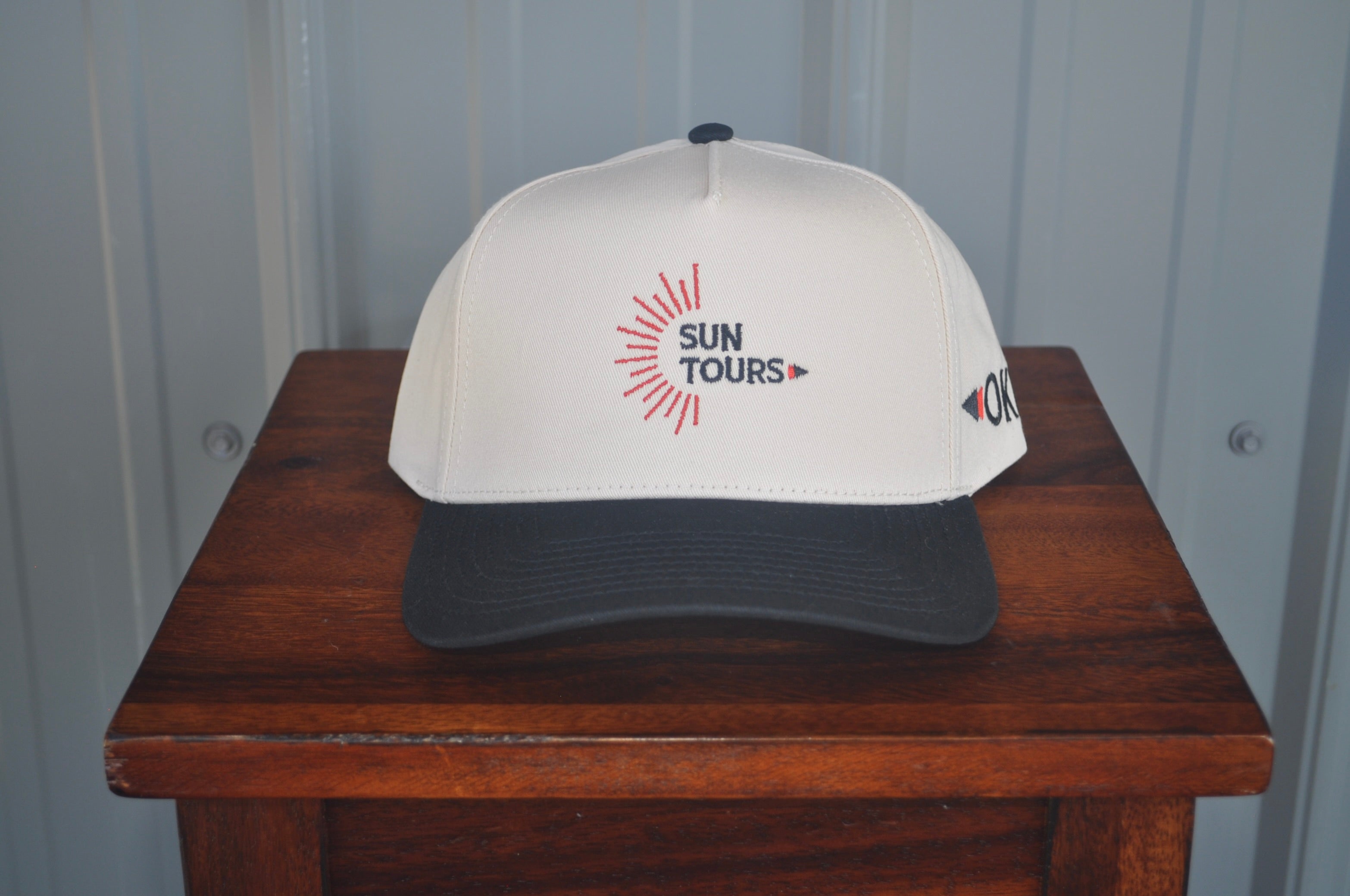 Oki Nǎatō'osii Hat